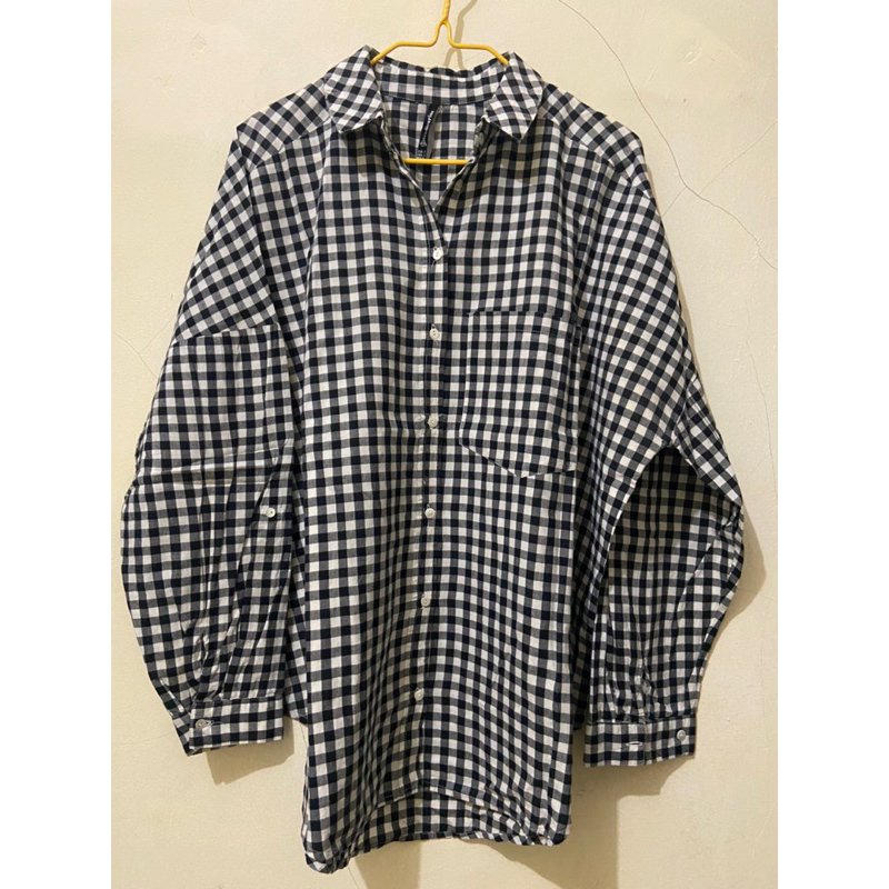 Prelove Stradivarius Kemeja Kotak hitam