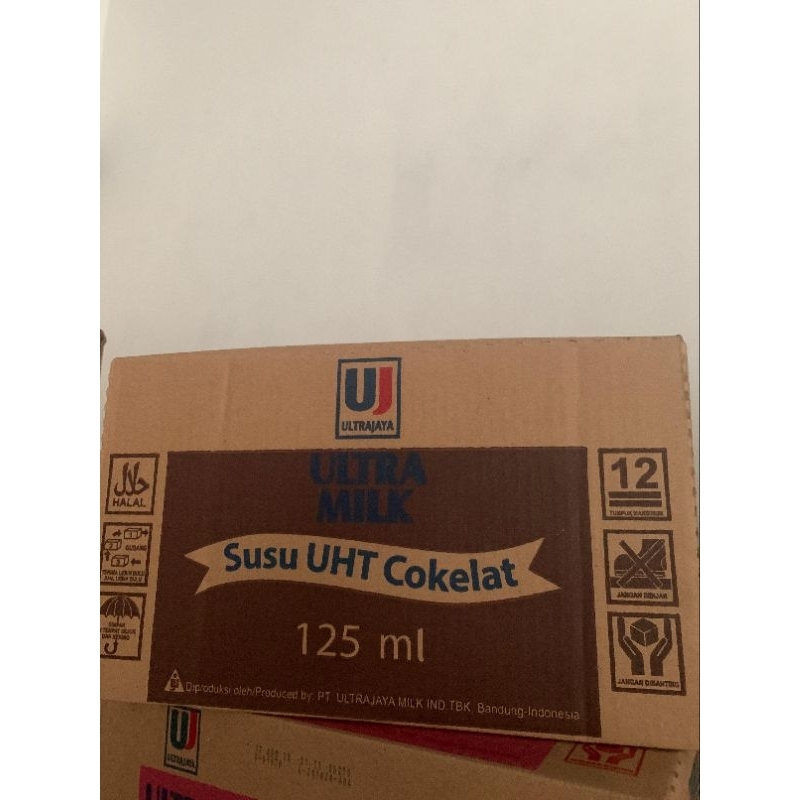 

Susu Ultramilk 1 kardus Full Cream Cokelat Stroberi