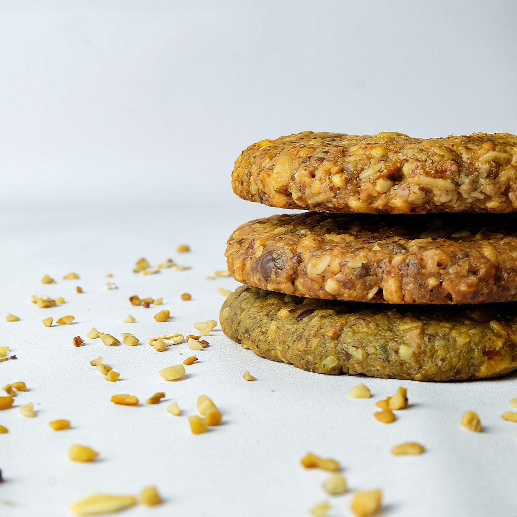 

BUNDLE 4 PCS BIG PEANUT OATMEAL PROTEIN DIET COOKIES (50GR EACH) ALL PINAT FLAVOR