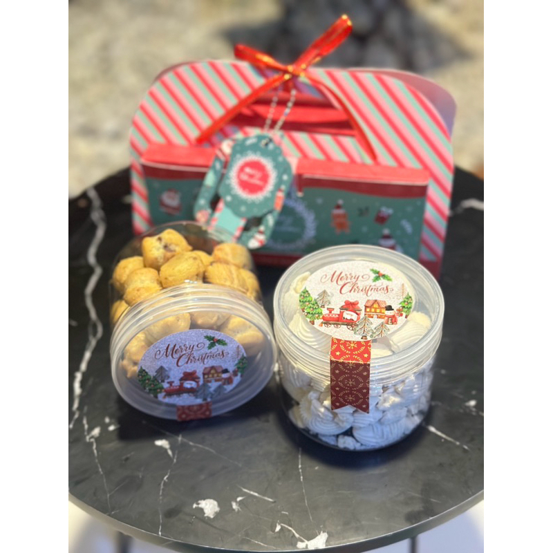 

HAMPERS SOES COKLAT DAN KUE SAGU