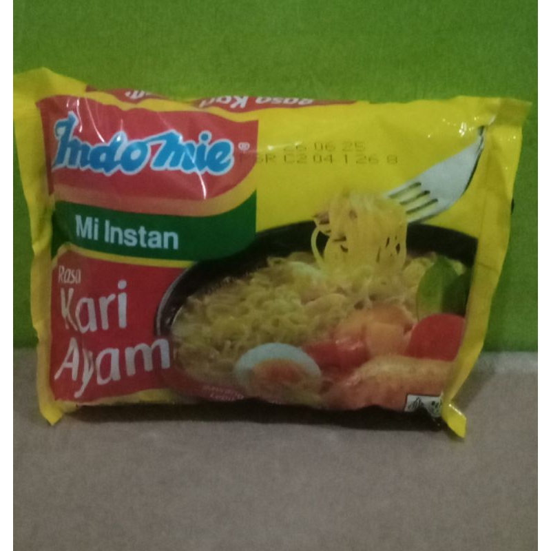 

indomie rasa kari ayam instan