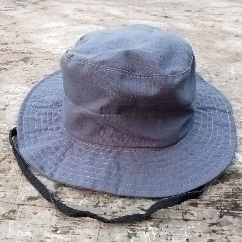 topi rimba polos abu abu