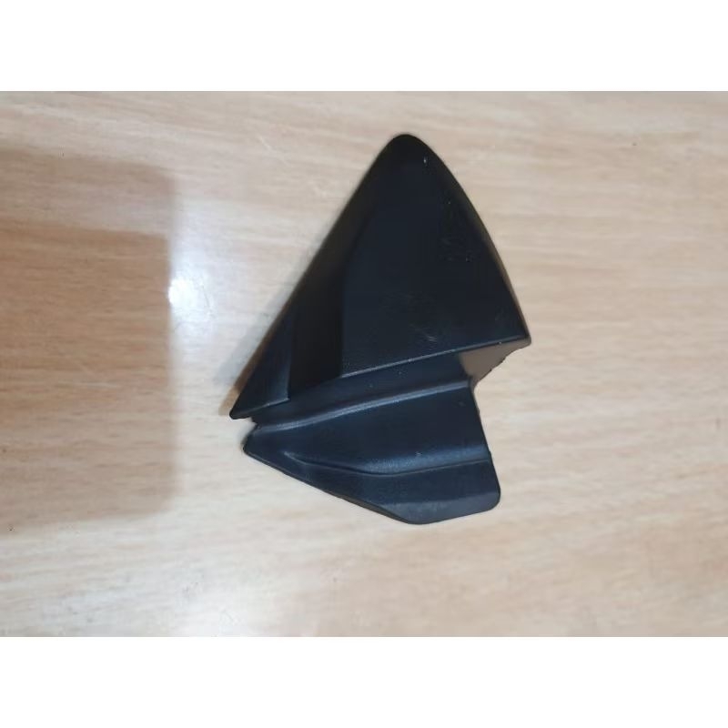 COVER GARNISH PILAR SEGITIGA SPION BAGIAN LUAR SUZUKI XL7 XL 7