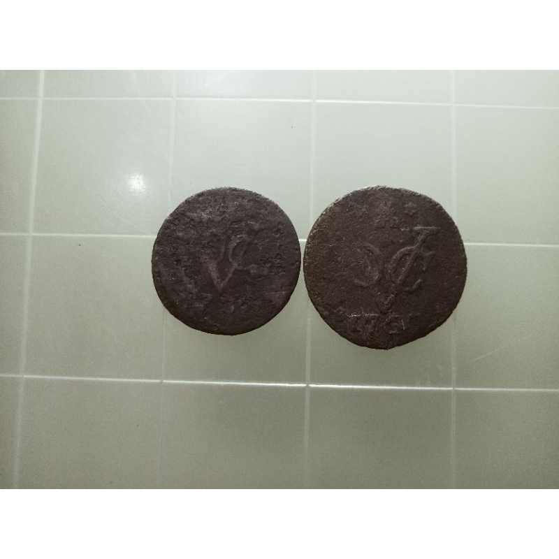 2 keping koin voc tahun 173x eror rotasi