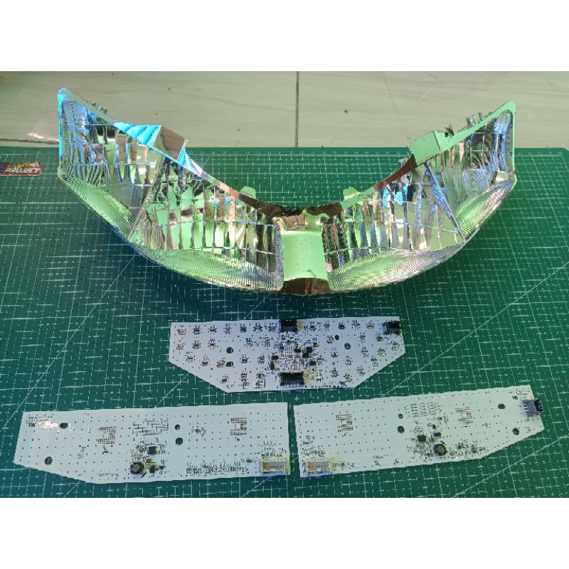 PCB lampu Aerox New original. reflektor lampu Aerox New original. papan lampu Aerox New
