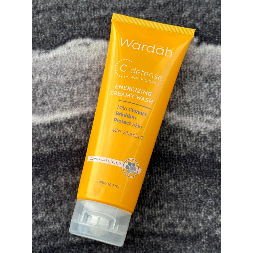 Wardah C-defense Energizing Creamy Wash