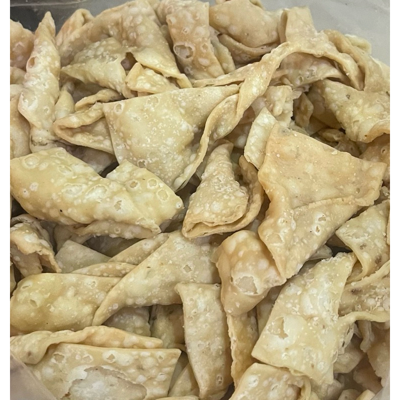 

KERIPIK BAWANG PANGSIT PITA LIPAT SPESIAL 125gr