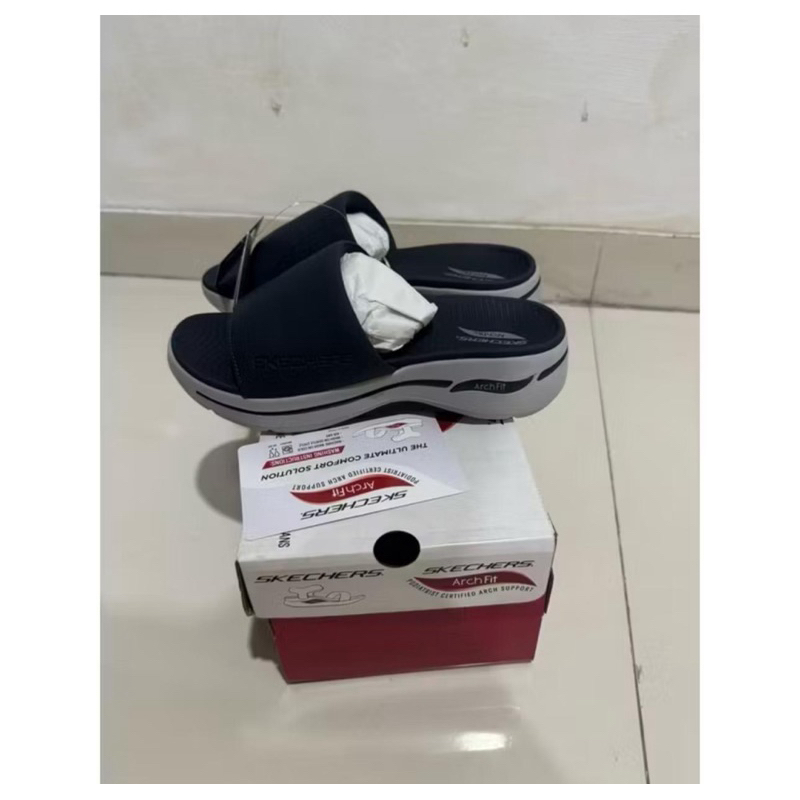 sandal pria slide men man cowok slip on slop skechers contoured heel technology 229061/nvy gowalk ar