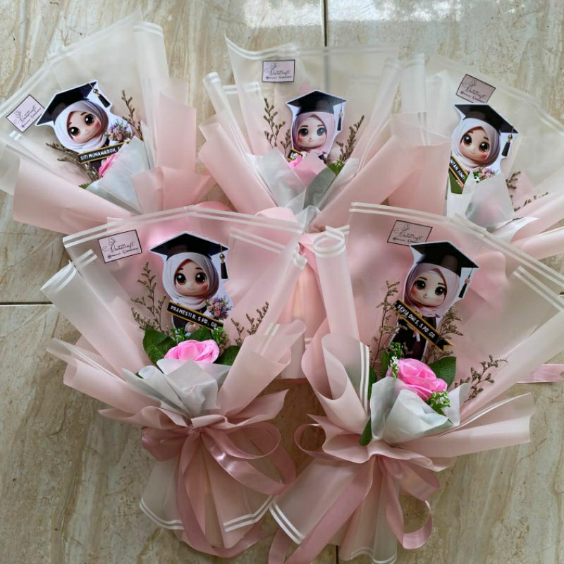 BUKET WISUDA CEWEK/BUKET WISUDA/BUKET WISUDA MINI/BUKET WISUDA MURAH/BUKETWISUDASELEMPANG