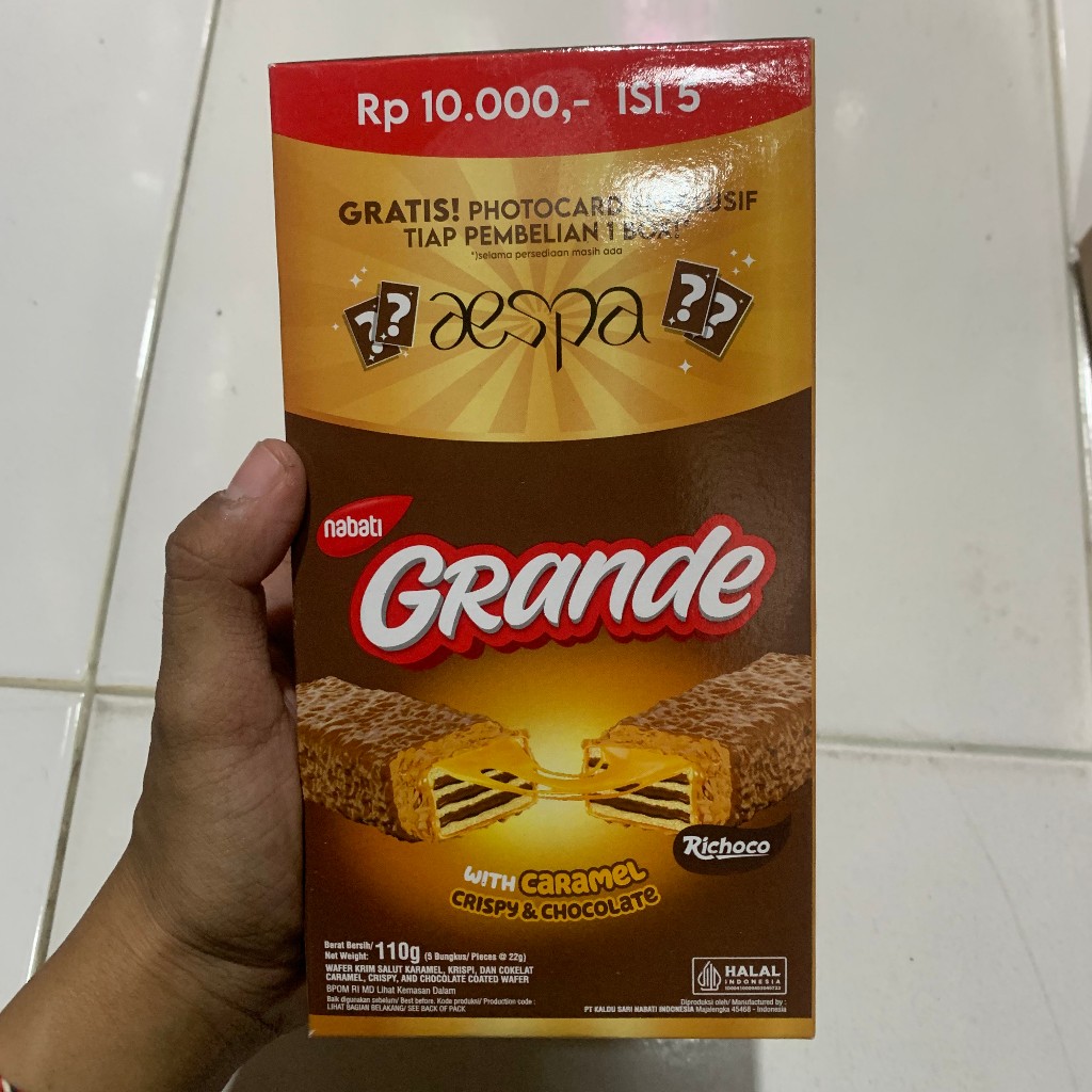 

Nabati Aespa Grande Cokelat & Krim 1 box isi 5 pcs