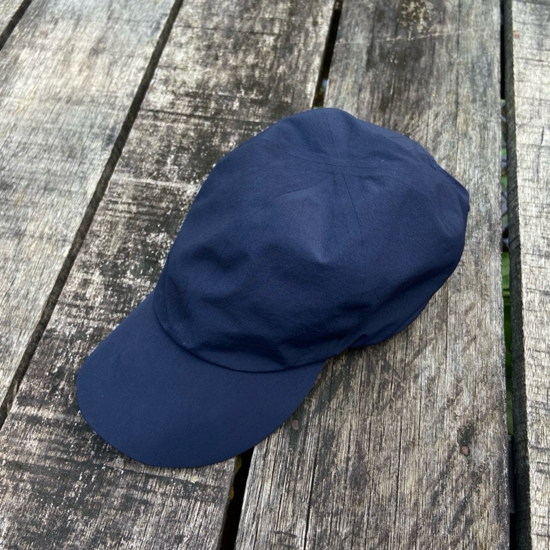 Topi uniqlo