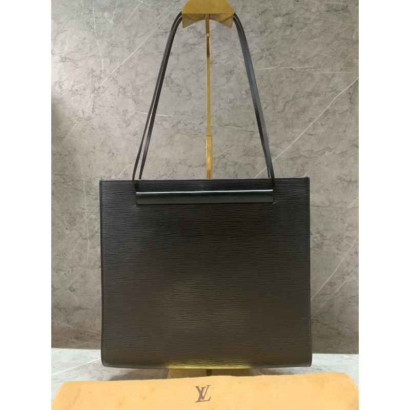 Auth LV❤️ shoulder leather bag include dust bag