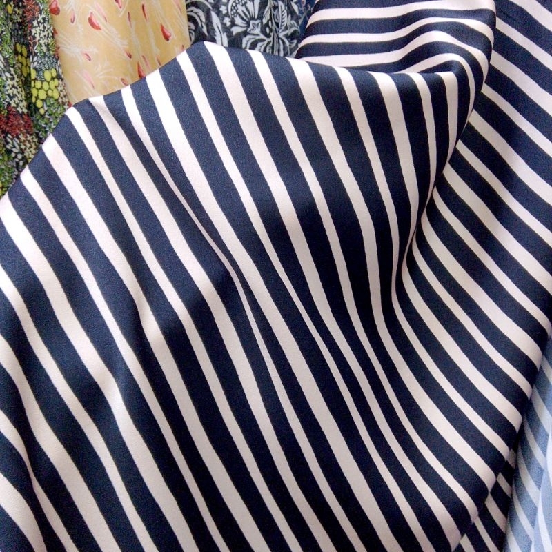 kain satin silk motif - kain satin silk premium - kain satin silk luxury - kain satin meteran - lq