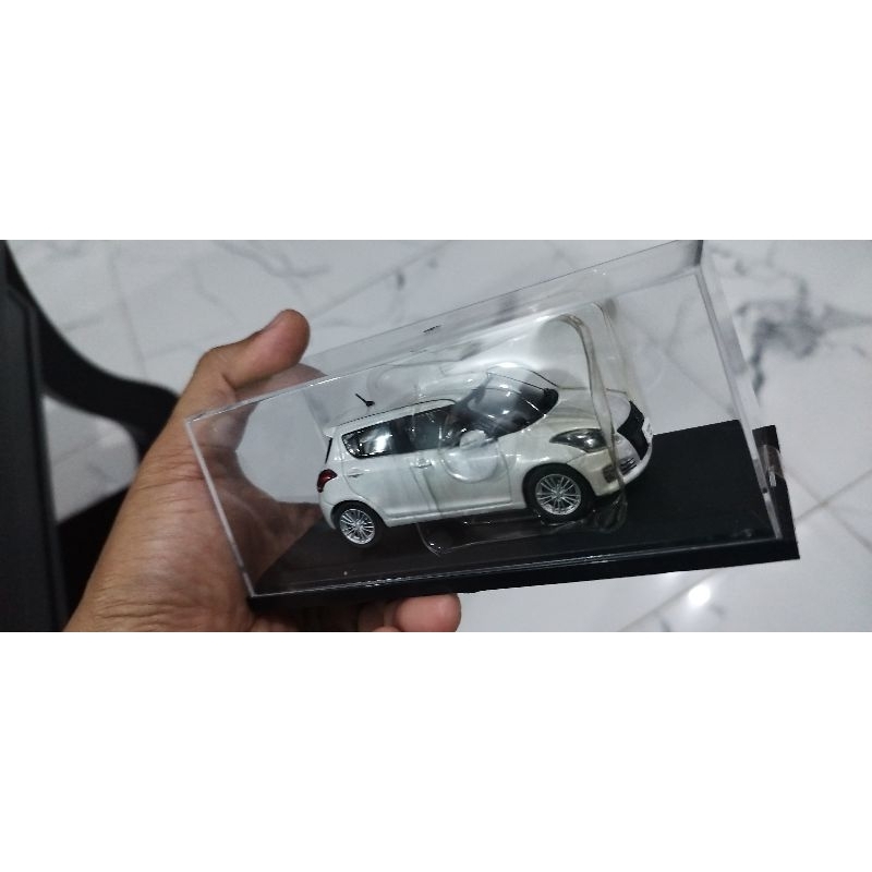 Suzuki Swift Sport diecast skala 43