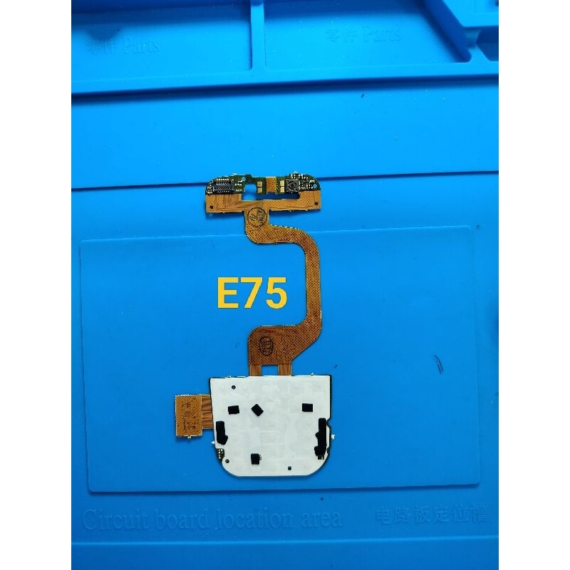 FLEXIBEL LCD+TOMBOL NOKIA E75 JADUL