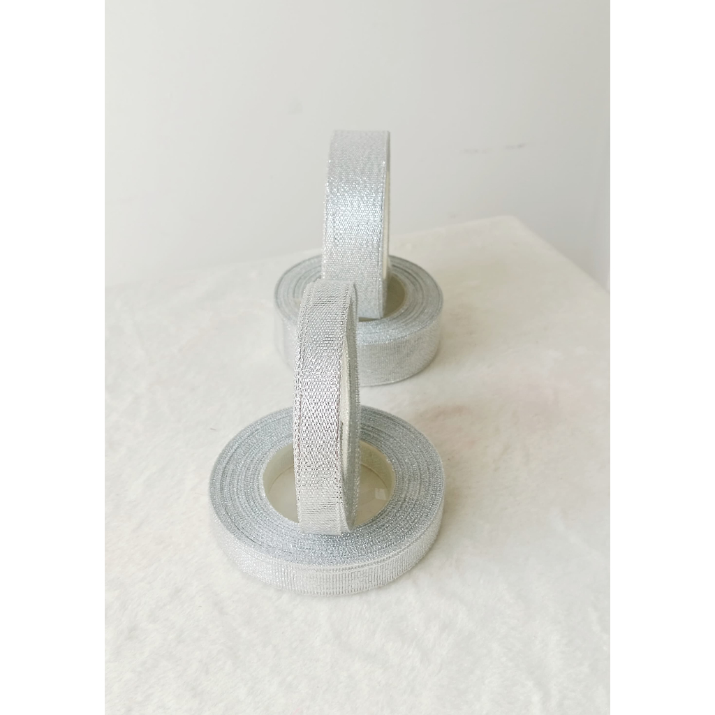 

Pita Metalik Silver 0,5 inch, 1 inch