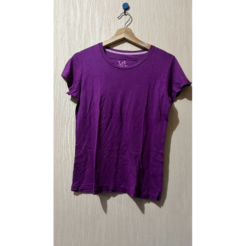 Preloved Atasan Wanita Kaos Ungu Branded Basic Tee