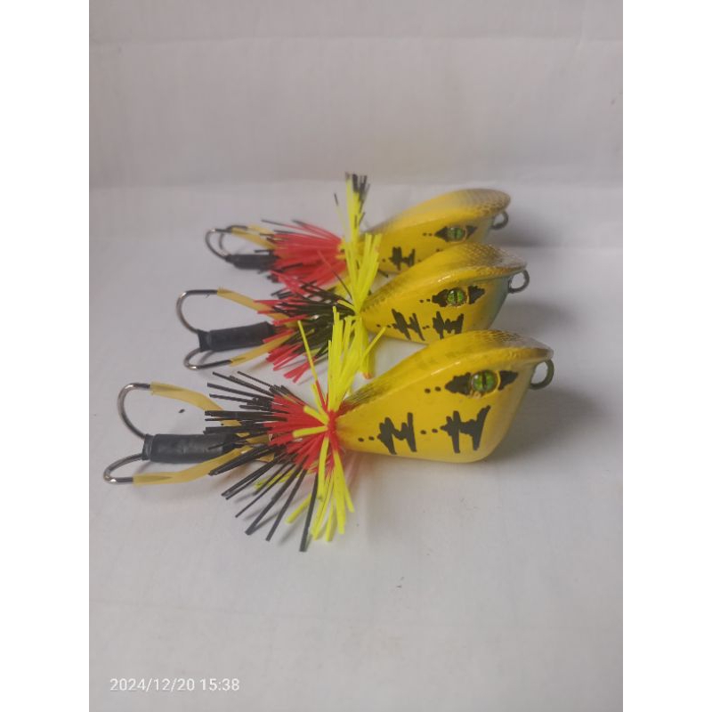 jump frog topi rattle