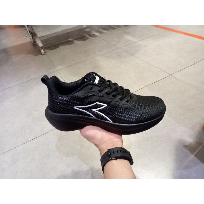 sepatu Diadora original pria/ Diadora Niole men's running shoes black (100% original)