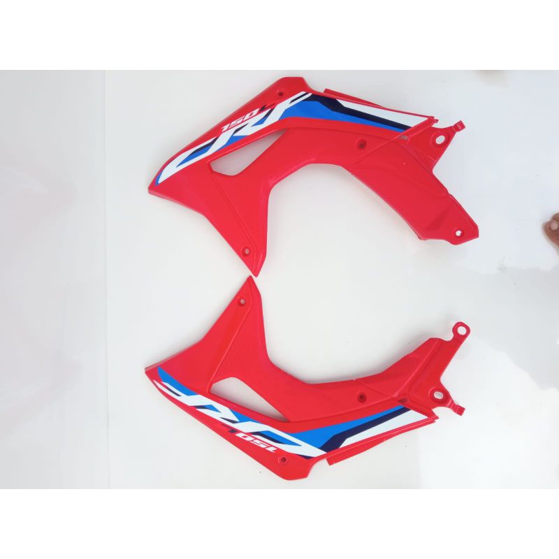 Body CRF 150L Cover tangki CRF 150Lmerah biru striping original 2023 sayap depan CRF 150 L Kiri Kana