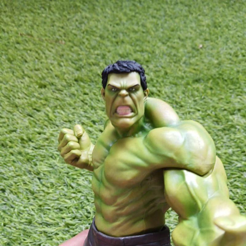 Action Figure Marvel Avengers Hulk Statue
