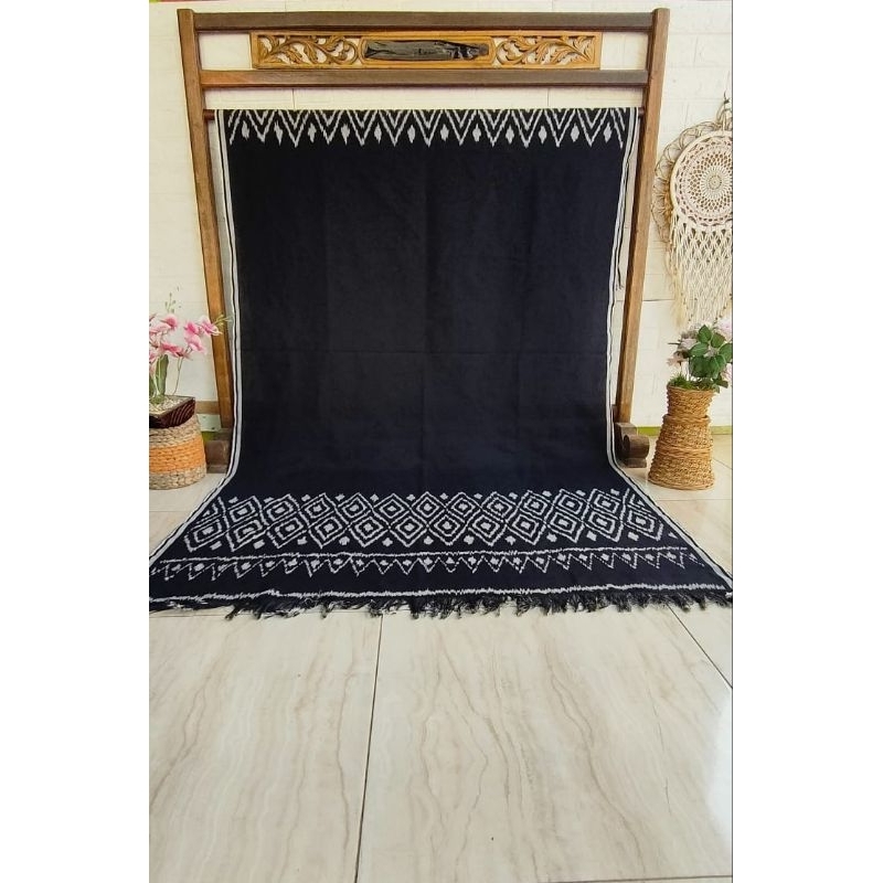 kain tenun Jepara warna hitam abu2