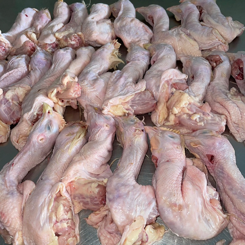 

Kepala Ayam SEGAR 1 KG HALAL 100%