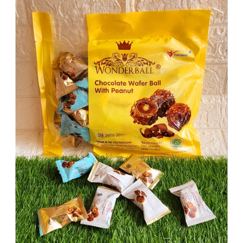 

Wonderball inkubisc - bola wafer coklat dengan kacang - wafer roka