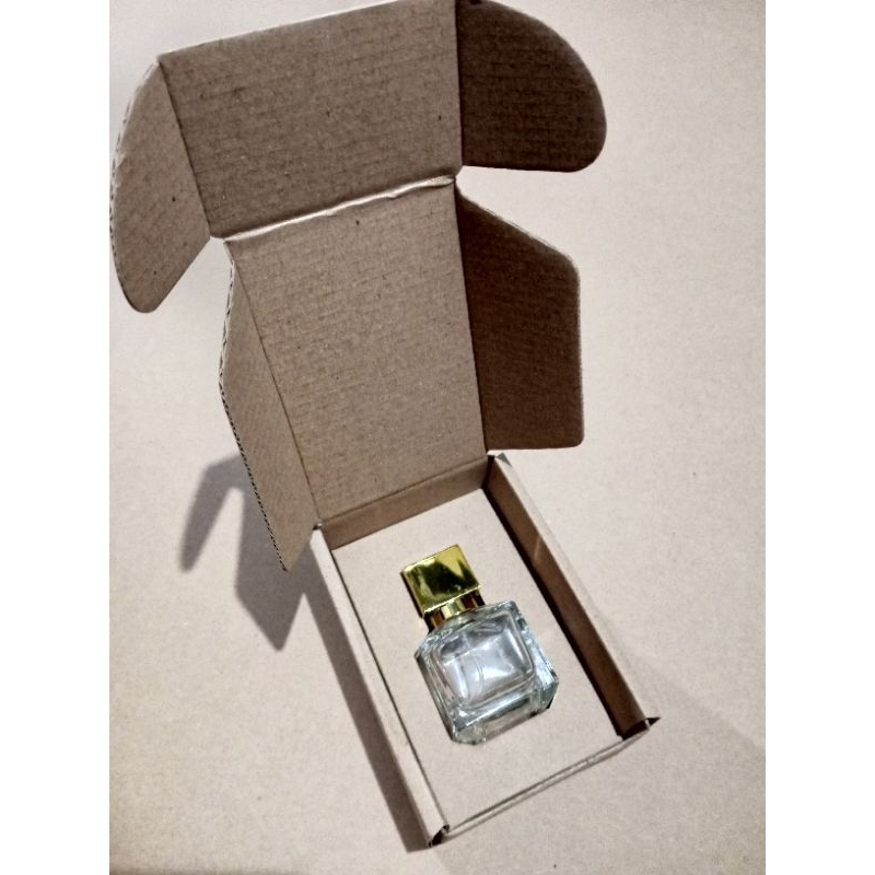 

Rapibox Box Parfum Khusus BACCARAT 30 ML E-Flute
