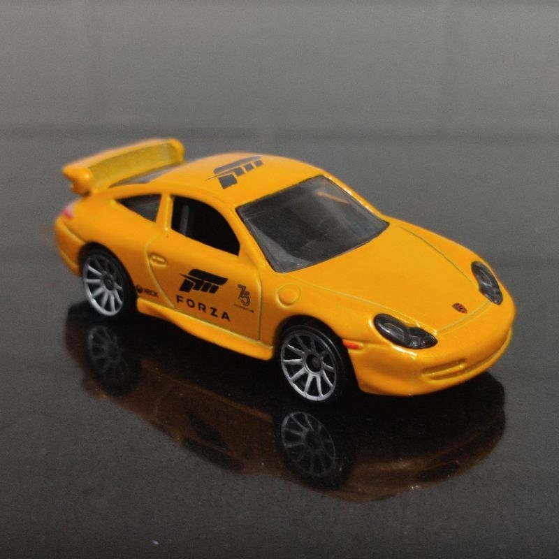 Hotwheels hw mainan mobil porsche forza kuning loose mulus