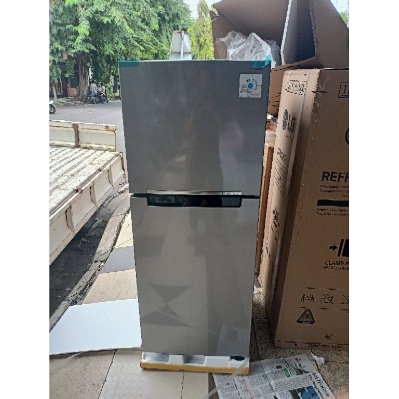 Lemari Es 2 Pintu SAMSUNG Tipe RT20FAR