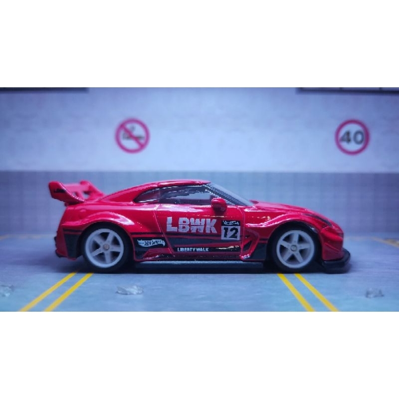 hotwheels nissan R35 lbwk Merah reguler losse