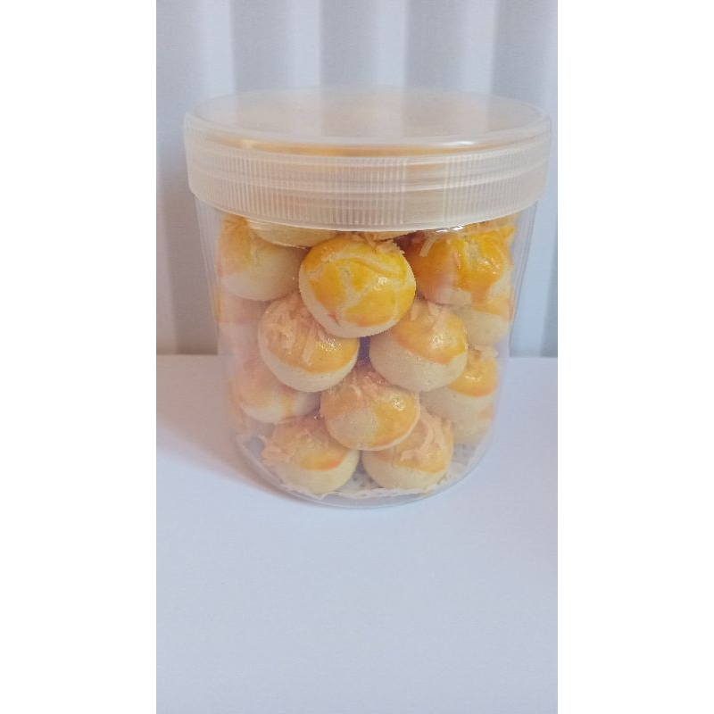 

nastar keju original lumer dimulut toples bulat ukuran 600ml