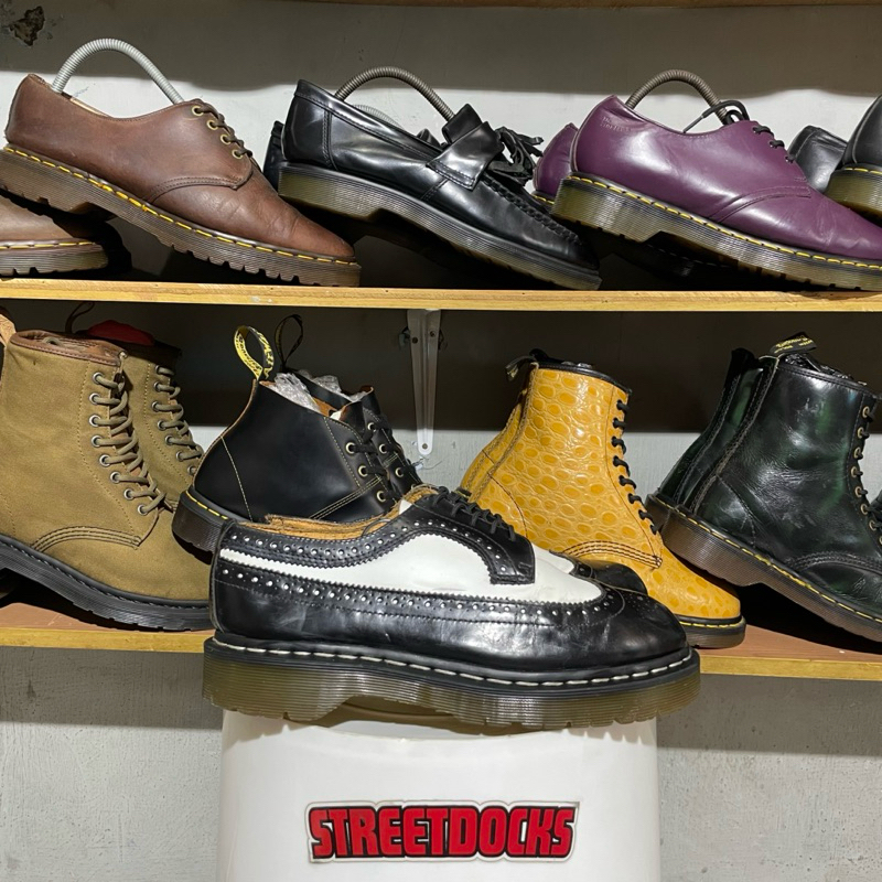 DR MARTENS DOCMART 3989 WINGTIP BROGUE WHITE AND BLACK ORIGINAL (size 39/40)