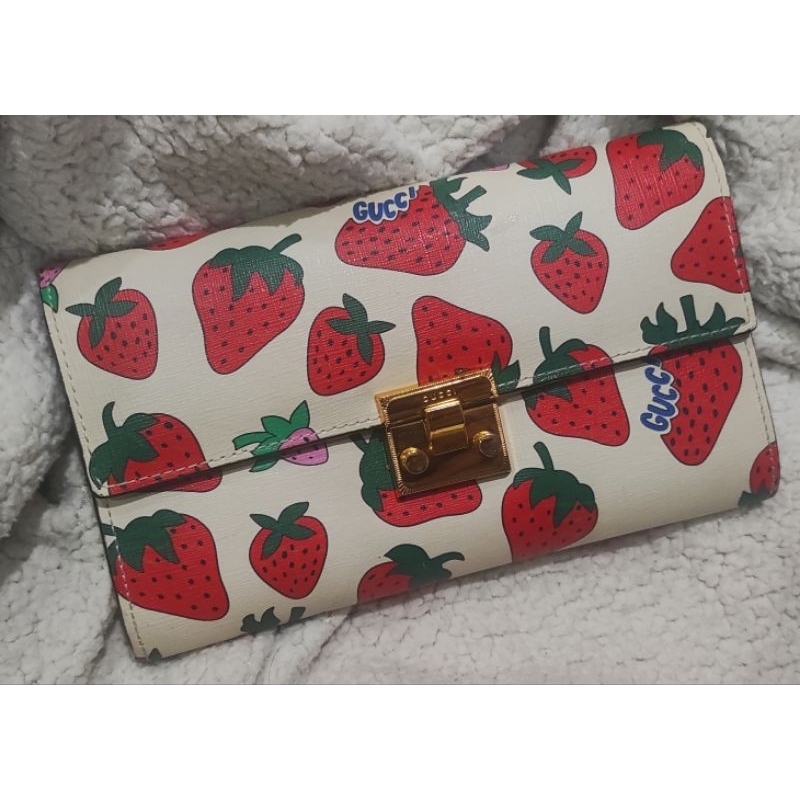 Guc0ng STRAWBERRY WOC (Preloved) - Tas Dompet