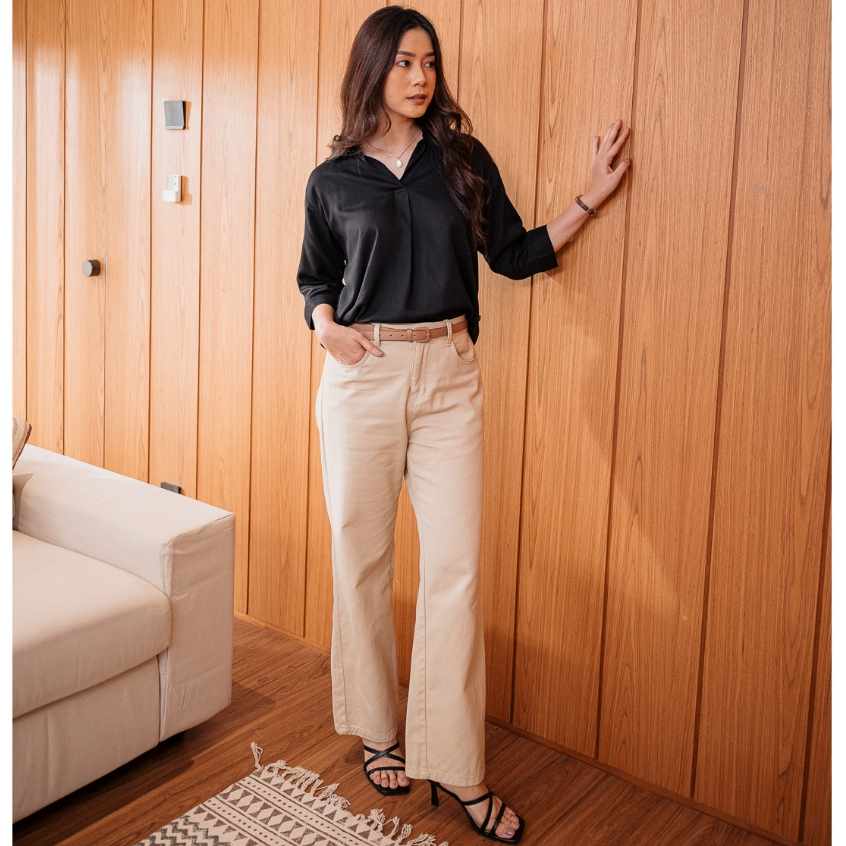 C2 Wiclif Khaki Straight Cut Jeans Wanita