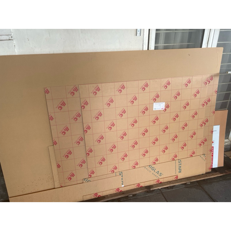 

akrilik 2mm putih susu ukuran 100x30,5