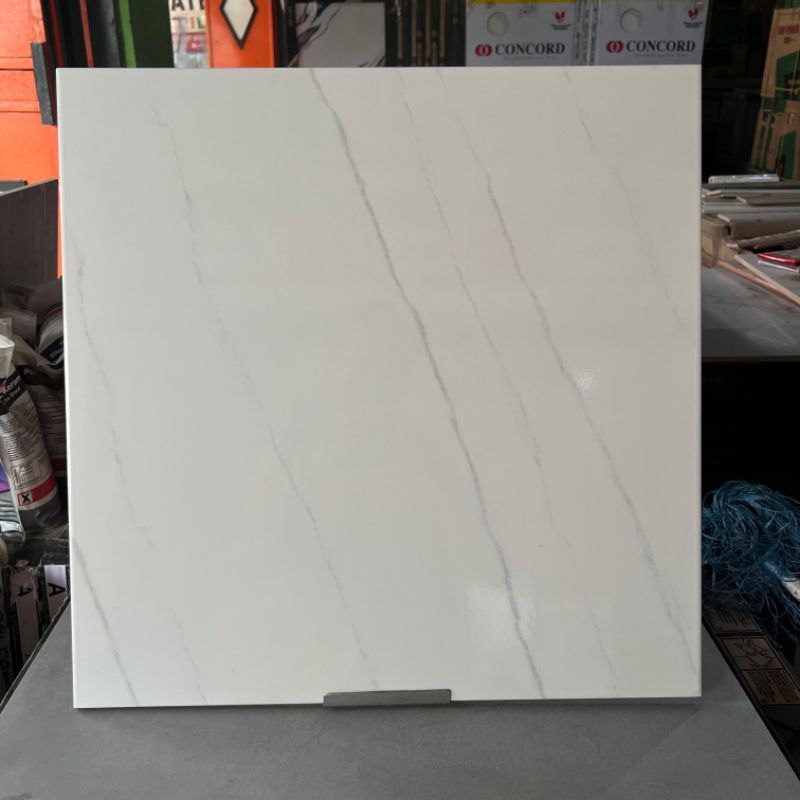 Keramik lantai 50x50 Fresno Grey | Glossy | Asia Tile