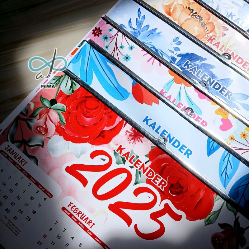 

Kalender Dinding 2025 Aesthetic Floral Unik dan Lucu Dekor (Kalender bunga, kalender estetik, kalender floral, kalender gantung, kalender dinding seng, kalender Bunga) by Miwa Kreatif