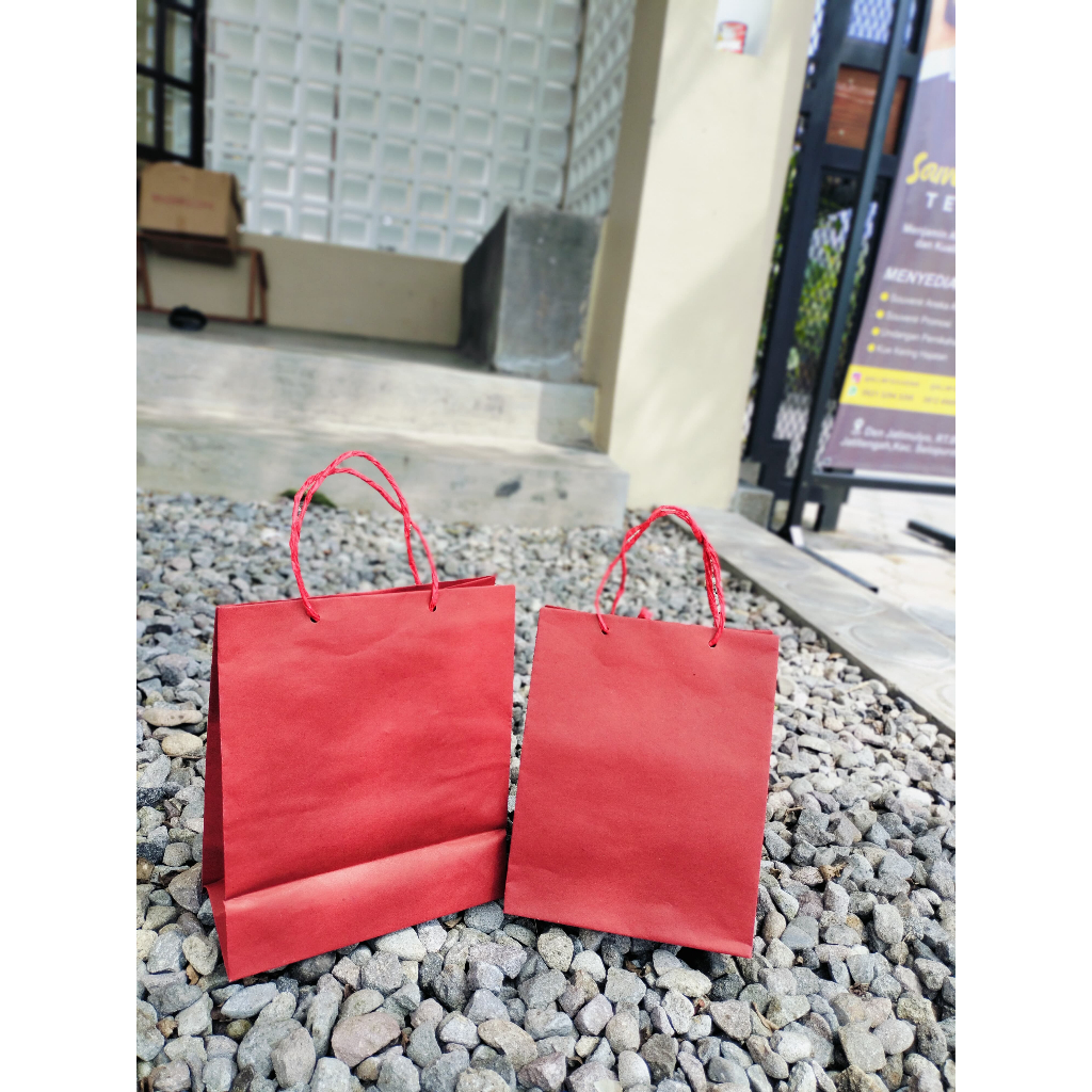 

PAPERBAG POLOS MERAH UKURAN R7 DAN R5 LUSINAN