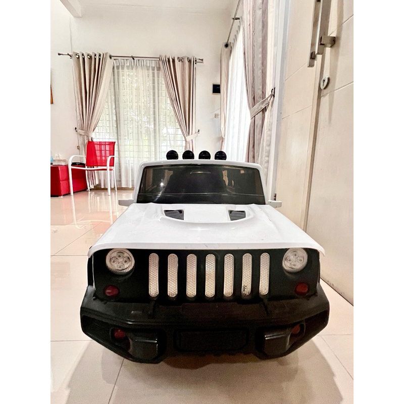 Preloved Mobil Aki Remote Jeep Rubicon dijual karena keponakan udah ga muat