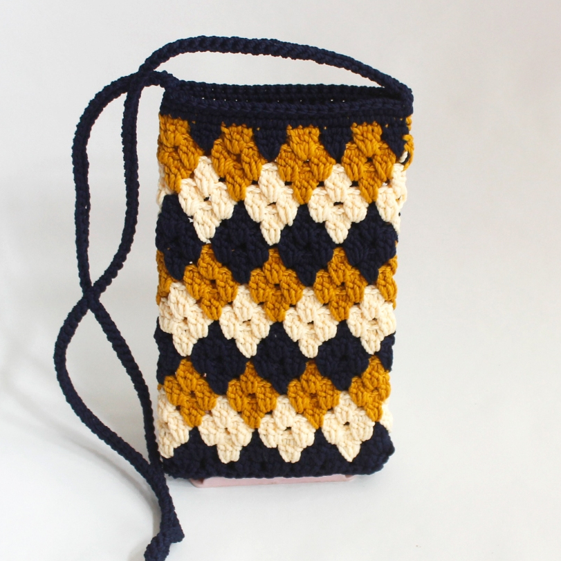 Tas HP Rajut Wanita Selempang  Zipper / Dompet Smartphone Crossbody Resleting Handmade