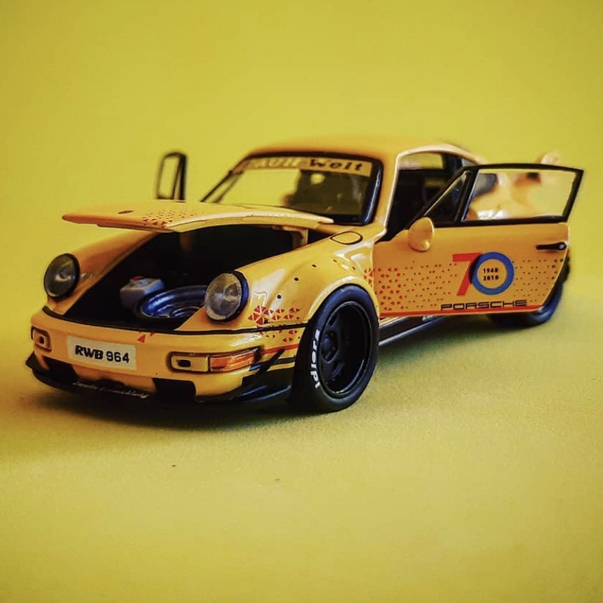 Diecast PGM Porsche RWB 70th Anniversary Kuning Segel Baru