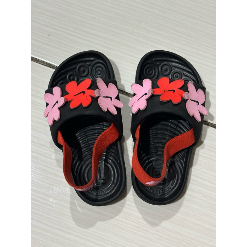 Nike sendal preloved