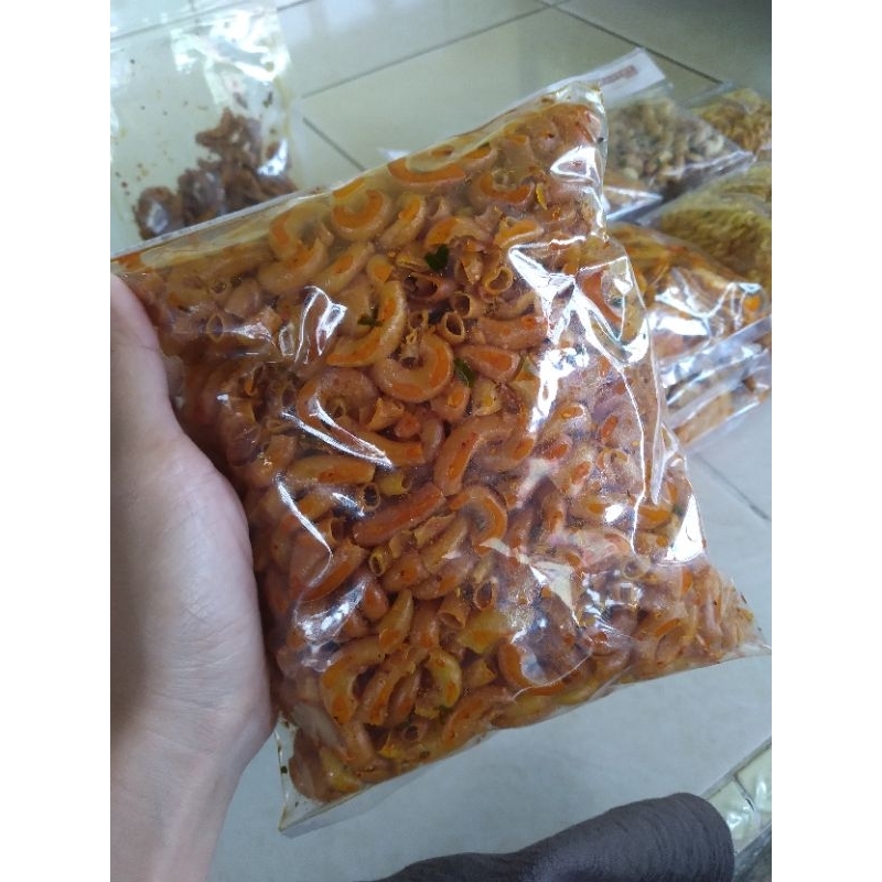 

MAKARONI CIKRUH 1/4 KG - PEDAS GURIH DAUN JERUK