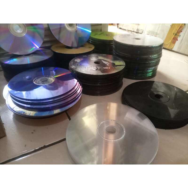 Kepingan Kaset CD VCD DVD Bekas Buat Kerajian Hiasan dll