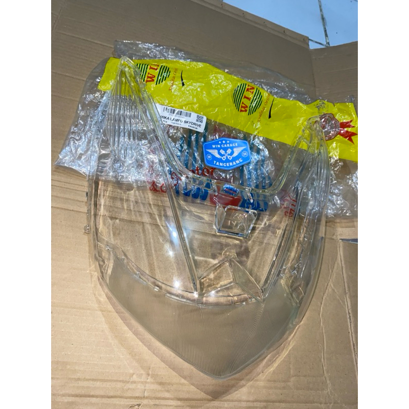 WIN- Mika Kaca Lampu Depan Skydrive