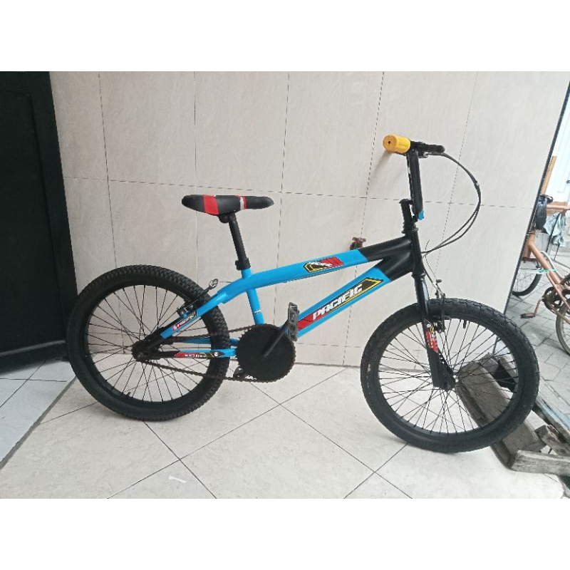 sepeda BMX uk 20 bekas rasa baru
