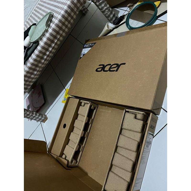 

kardus acer satuset masih new preloved