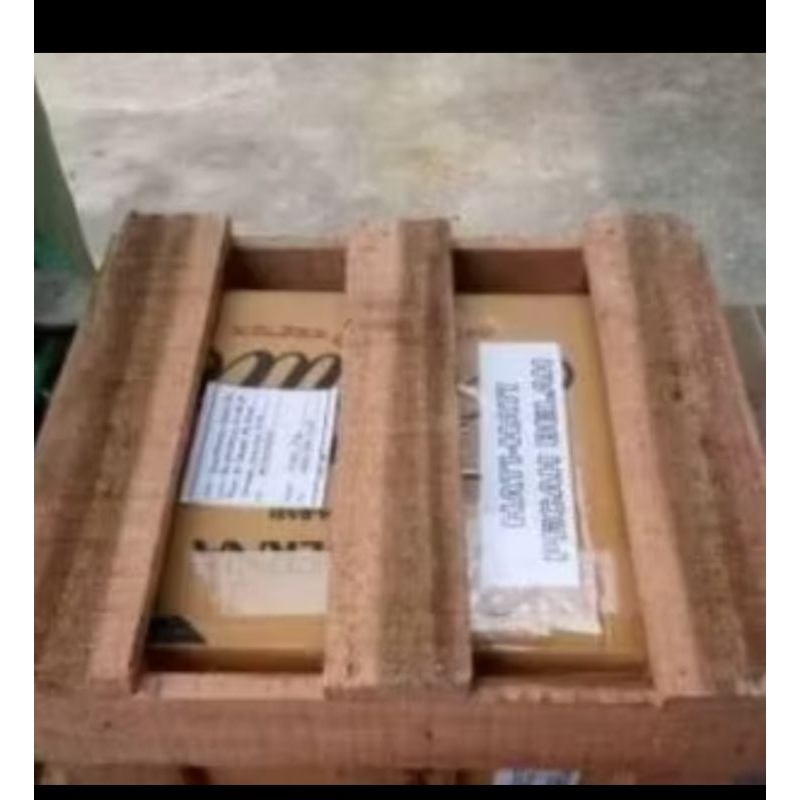 

Packing kayu sesuai ukuran buket yg dibeli